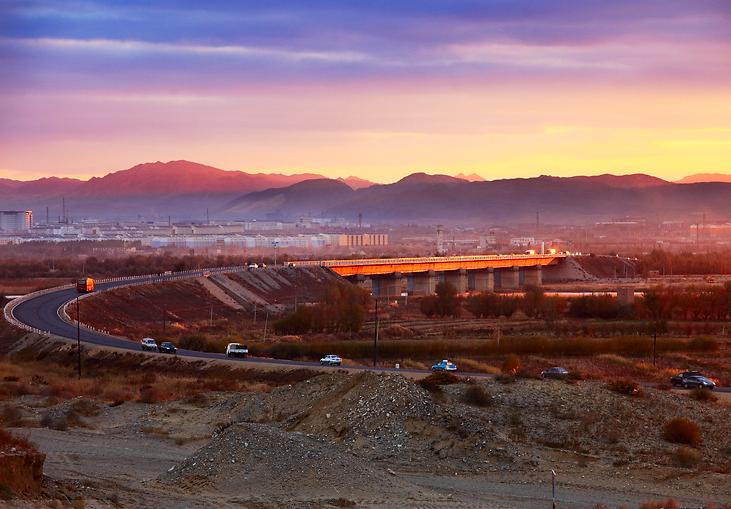 乌海,沙漠中的绿色奇迹之旅